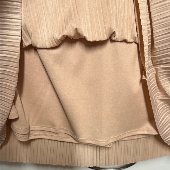 Torrid Pleated Light Pink Pencil Skirt - Picture 3 of 5